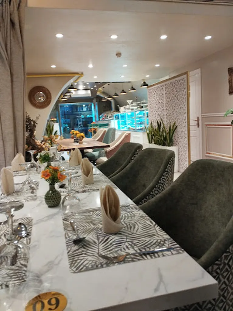 restaurant picture