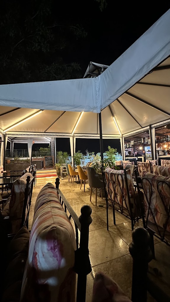 restaurant picture