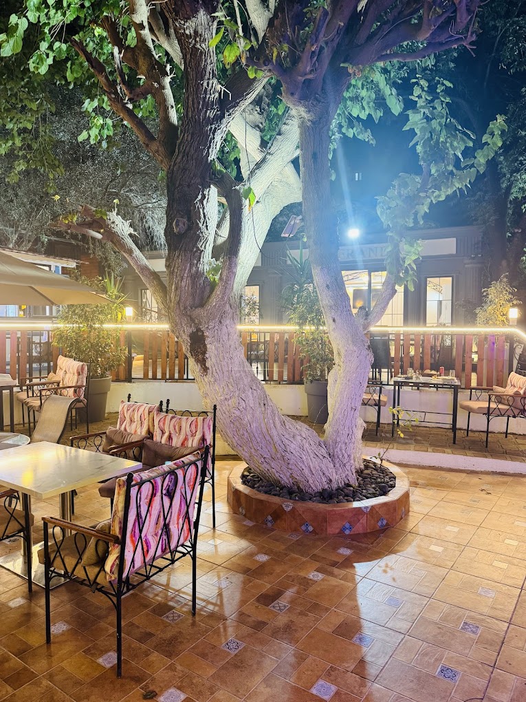 restaurant picture